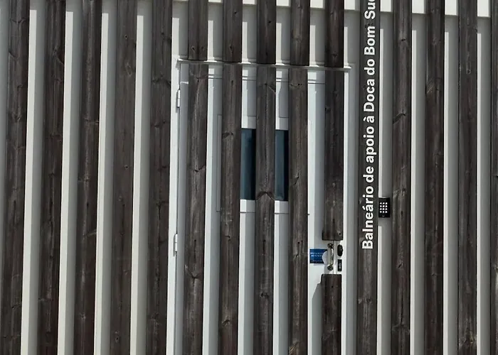 Deepblue Sail Boat Botel