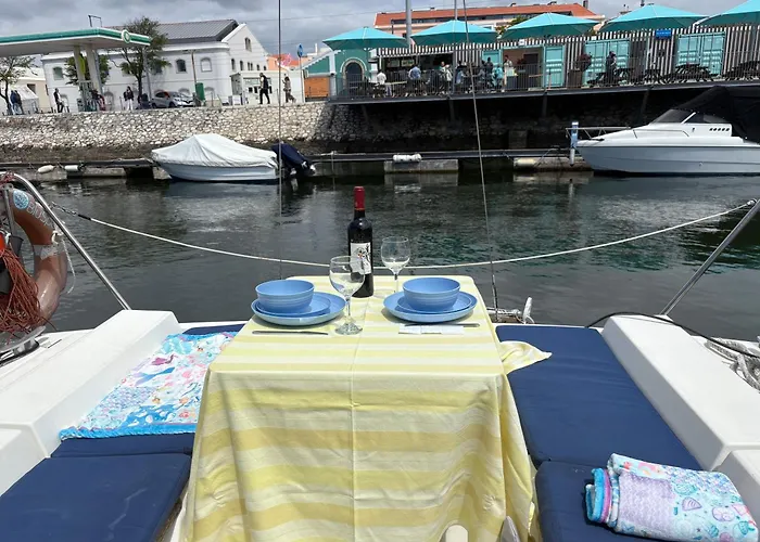 Deepblue Sail Boat Botel *